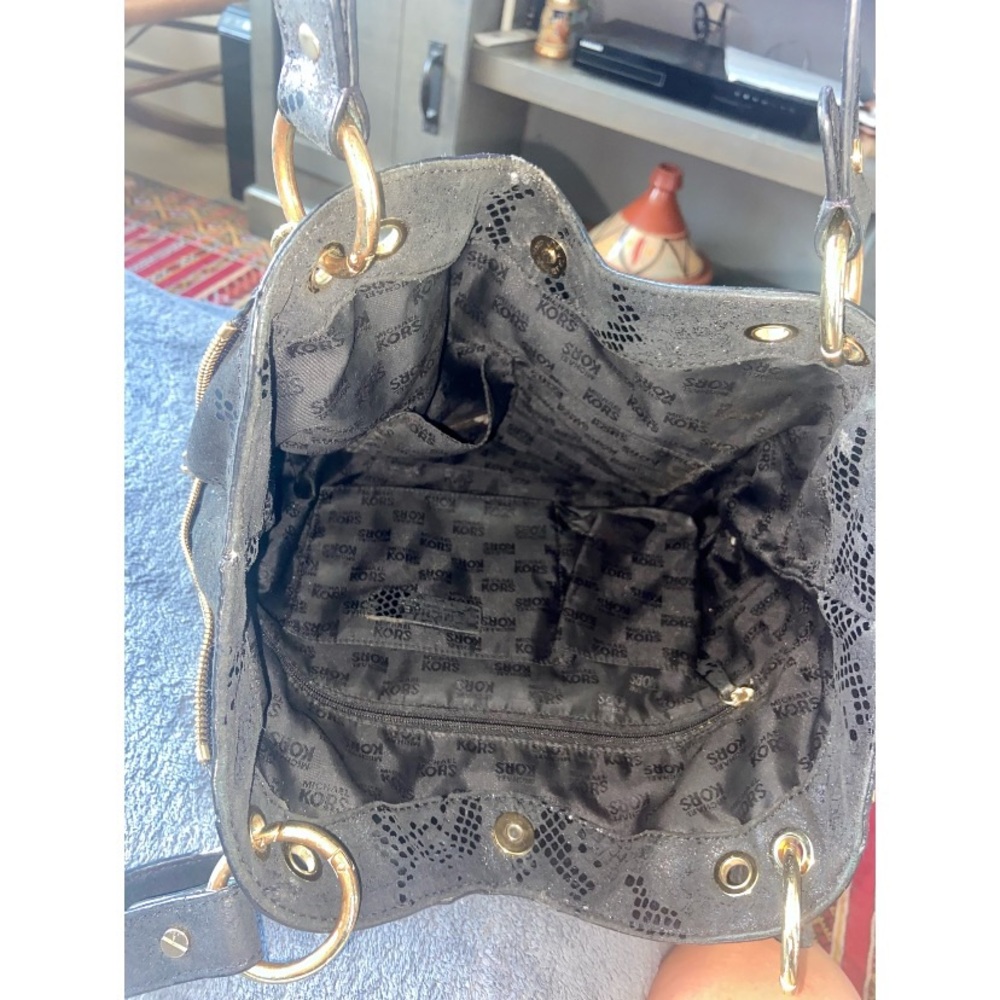 Michael Kors Black Suede Leather Medium-sized Shoulder Bag - Picture 4 of 8
